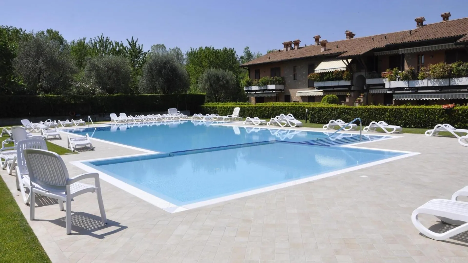 Amazing Holiday Home In Lazise With Swimming Pool