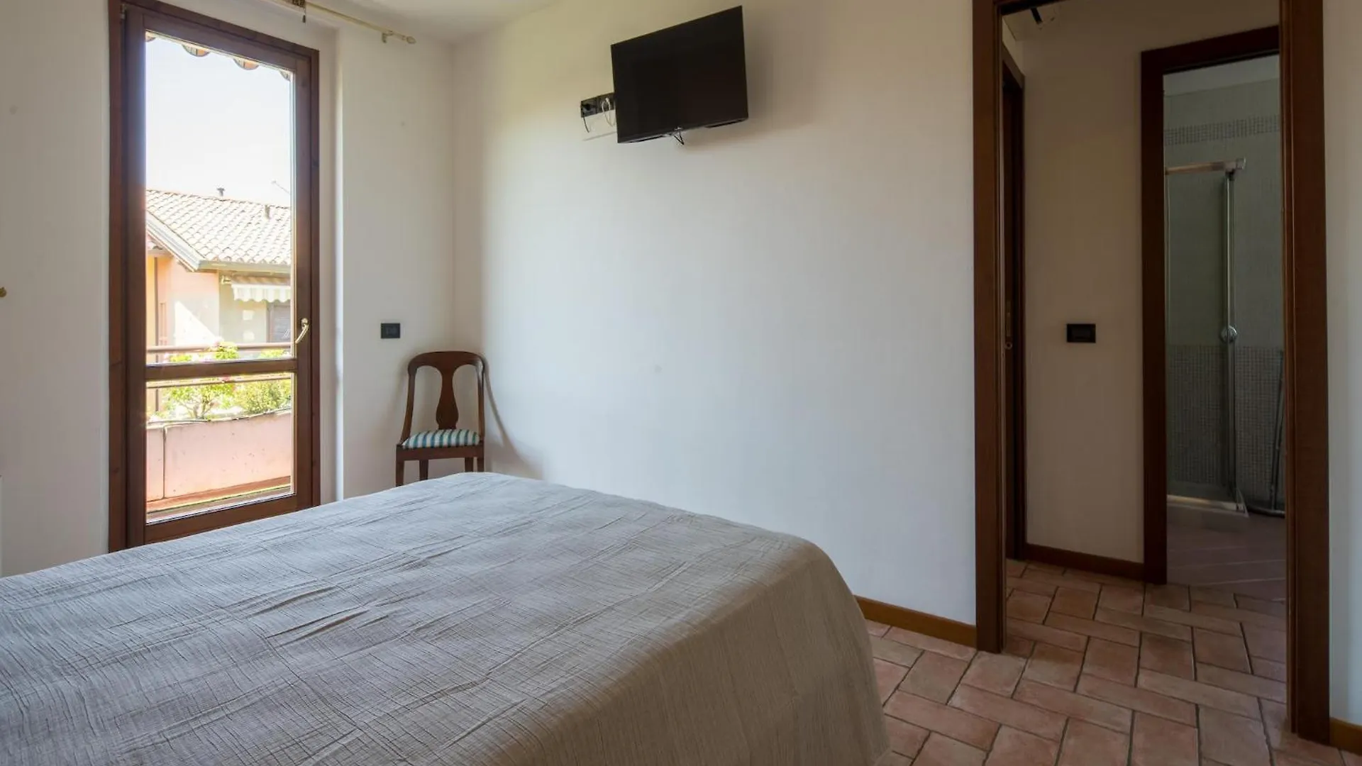 Amazing Holiday Home In Lazise With Swimming Pool