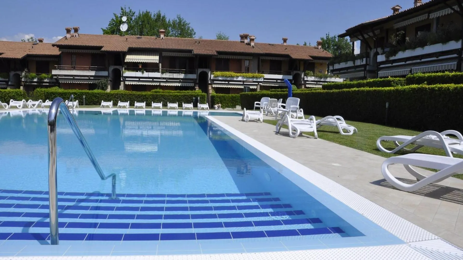 Amazing Holiday Home In Lazise With Swimming Pool