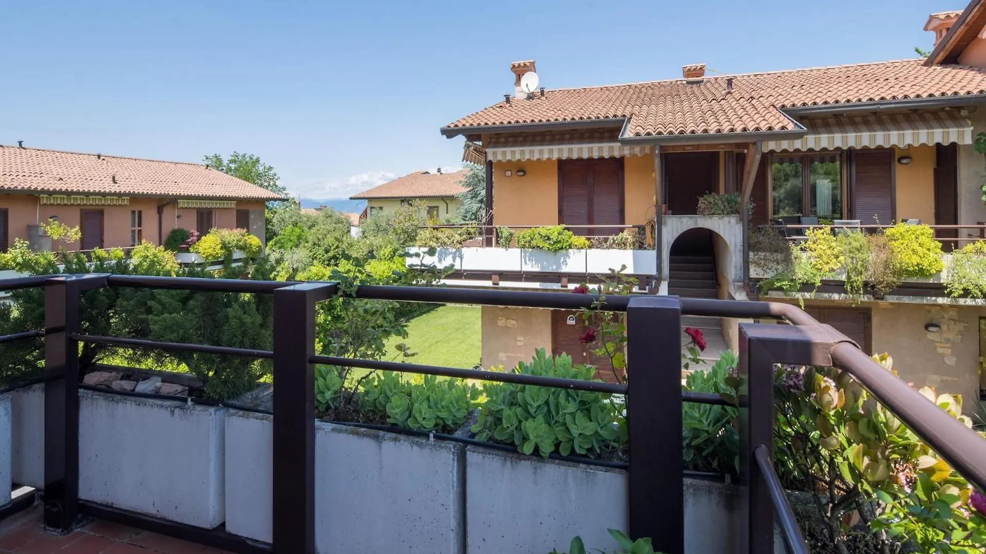 Amazing Holiday Home In Lazise With Swimming Pool