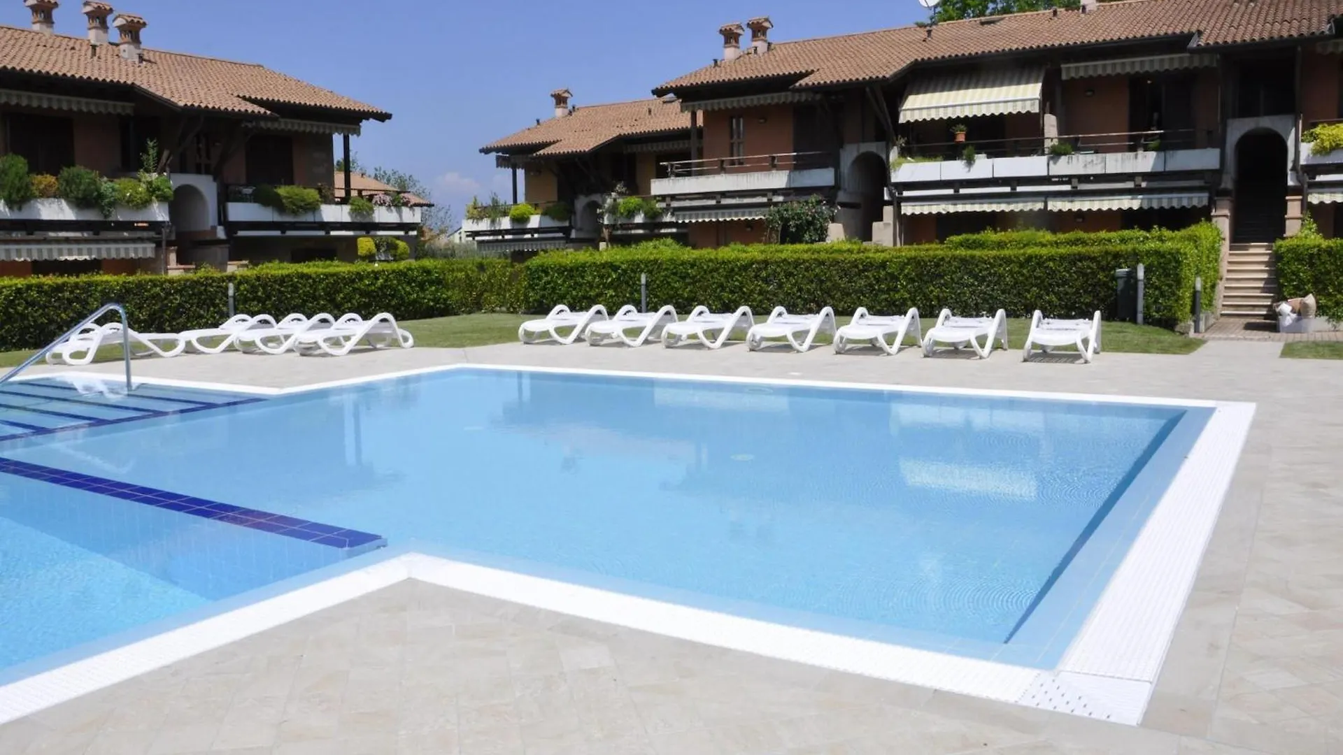 Amazing Holiday Home In Lazise With Swimming Pool
